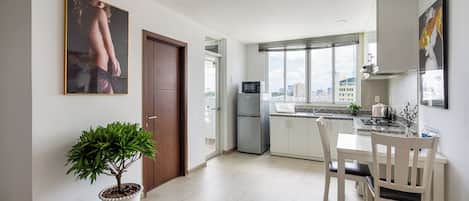 Apartment, 2 Bedrooms, Balcony, City View | Living area