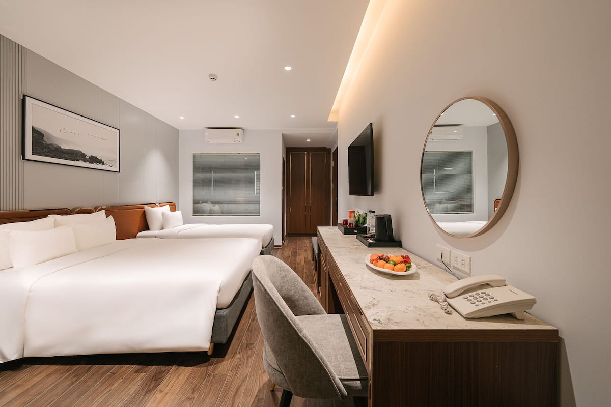 Superior Twin Room | Premium bedding, minibar, in-room safe, desk