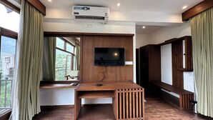WiFi (free), bed sheets - Crimson inn by Senderos De Pine (Kullu)