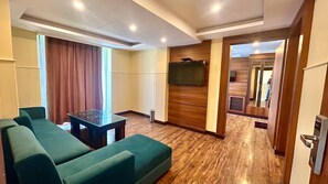 Family Room | Living area - The Leisure Cave Mussoorie (Mussoorie)