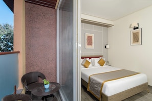 Deluxe Room | Terrace/patio - Enrise by Sayaji Latur (Latur)