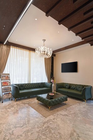 Lobby sitting area - Enrise by Sayaji Latur (Latur)