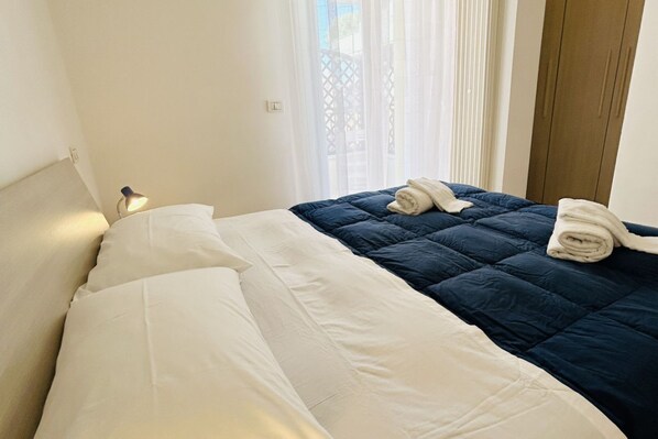 2 bedrooms, iron/ironing board, travel cot, WiFi