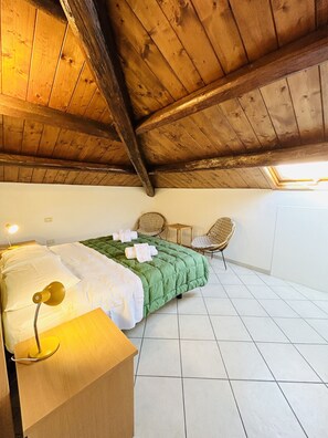 2 室のベッドルーム、アイロン / アイロン台、WiFi、ベッドシーツ