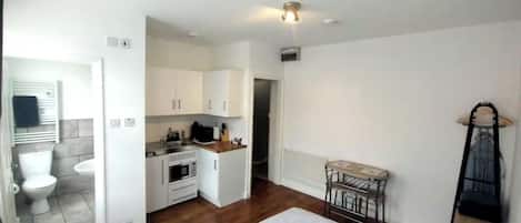 標準開放式客房 | 書桌、筆電工作空間、熨斗/熨衣板、免費無線上網