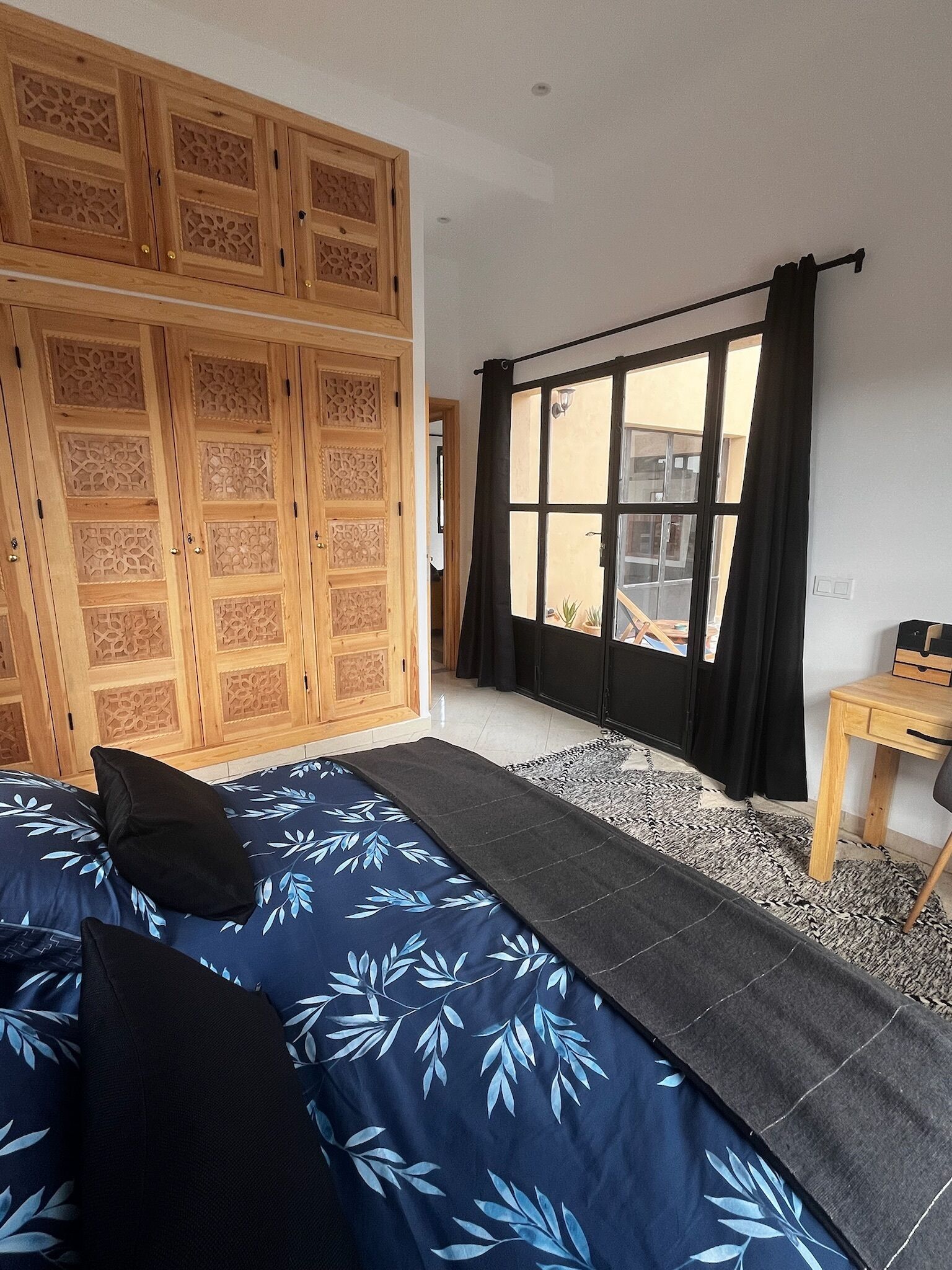 3 quartos, escrivaninha, Wi-Fi, roupa de cama