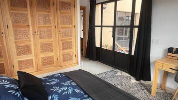 3 quartos, escrivaninha, Wi-Fi, roupa de cama