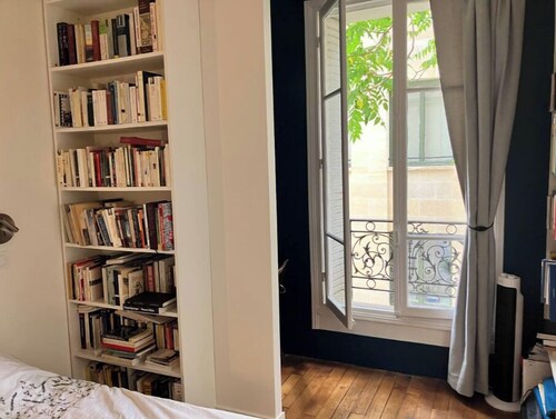 Charmant trois pièces avec terrasse en plein Marais