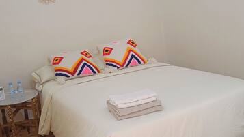 5 chambres, fer et planche à repasser, Wi-Fi gratuit, draps fournis