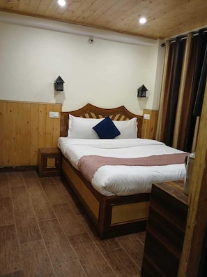 Deluxe Room, Mountain View | Free WiFi, bed sheets - RAMAA B&B Home Stay (Shimla)