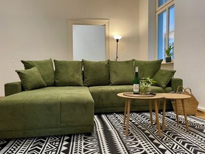 Interior - LaBed - Directly on Drosselgasse | Enjoy the wine region, old town & view of the Rhine (Rüdesheim am Rhein)