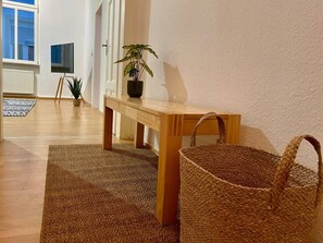 Interior - LaBed - Directly on Drosselgasse | Enjoy the wine region, old town & view of the Rhine (Rüdesheim am Rhein)