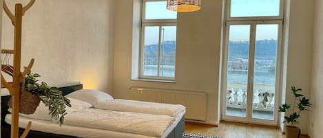 2 Schlafzimmer, BĂŒgeleisen/BĂŒgelbrett, WLAN, BettwĂ€sche