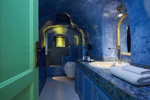 淋浴设施、吹风机