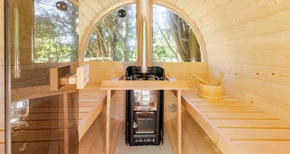 Tinyhouse & bees: an unusual stay in Provence