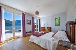 6 chambres, fer et planche à repasser, lit parapluie, Wi-Fi gratuit