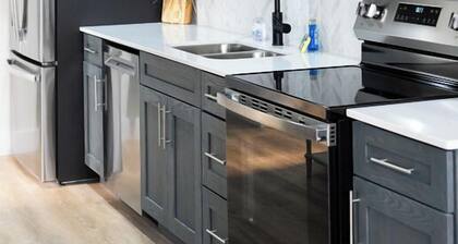 Luxury 2BR/2BA • Downtown Capitol Views