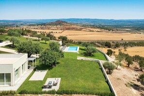 Exterior - Green Hill with pool and terrace - My Rental Homes (Noto)