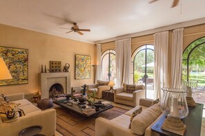 Tv, pejs, stereoanlæg