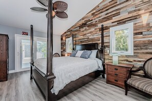 5 bedrooms, desk, iron/ironing board, free WiFi