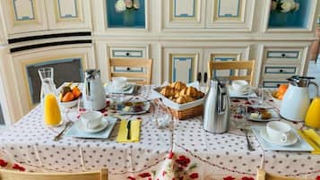 Free daily continental breakfast