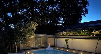 Villa à l'abri des regards sur le Bassin d'Arcachon avec piscine privée chauffée