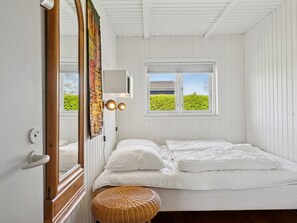 2 bedrooms, internet