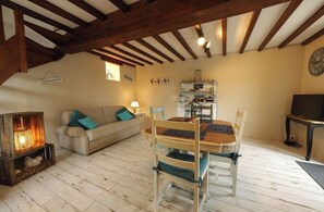 TV - Cocooning gîte close to the D-Day landing beaches, ideal for historical visits (Englesqueville-la-Percée)