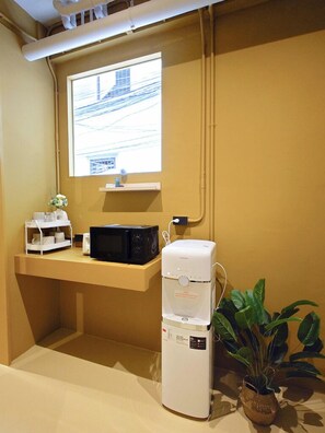 Minibar - Au Luna Bangkok Hostel (Bangkok)