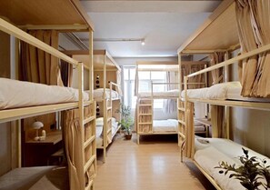 Comfort Shared Dormitory, City View - Au Luna Bangkok Hostel (Bangkok)