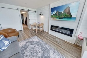 Smart TV, offices - Newly Remodeled 1BR Oceanfront Views Heated Pools! (Myrtle Beach)