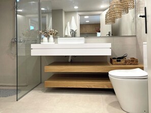 Bathroom - Villa Fleria Seaside Studios & Apts (Platanias)