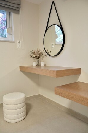 Superior Apartment, Garden View | Iron/ironing board, free WiFi, bed sheets - Villa Fleria Seaside Studios & Apts (Platanias)