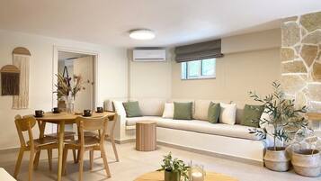 Superior-Apartment, Gartenblick | 1 Schlafzimmer, Bügeleisen/Bügelbrett, kostenloses WLAN, Bettwäsche