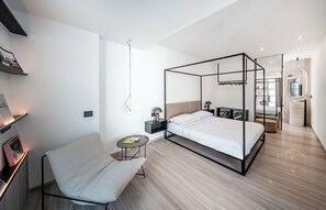 Aqua | Langsir/tirai gelap terus, Wi-fi percuma 