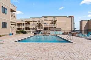 屋内プール、温水プール