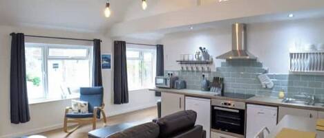 Køleskab, mikrobølgeovn, ovn, opvaskemaskine