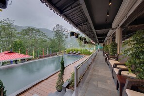 Hồ bơi