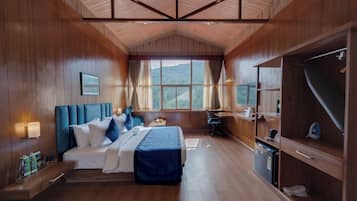 Studio, Hill View | In-room safe, desk, laptop workspace, blackout curtains