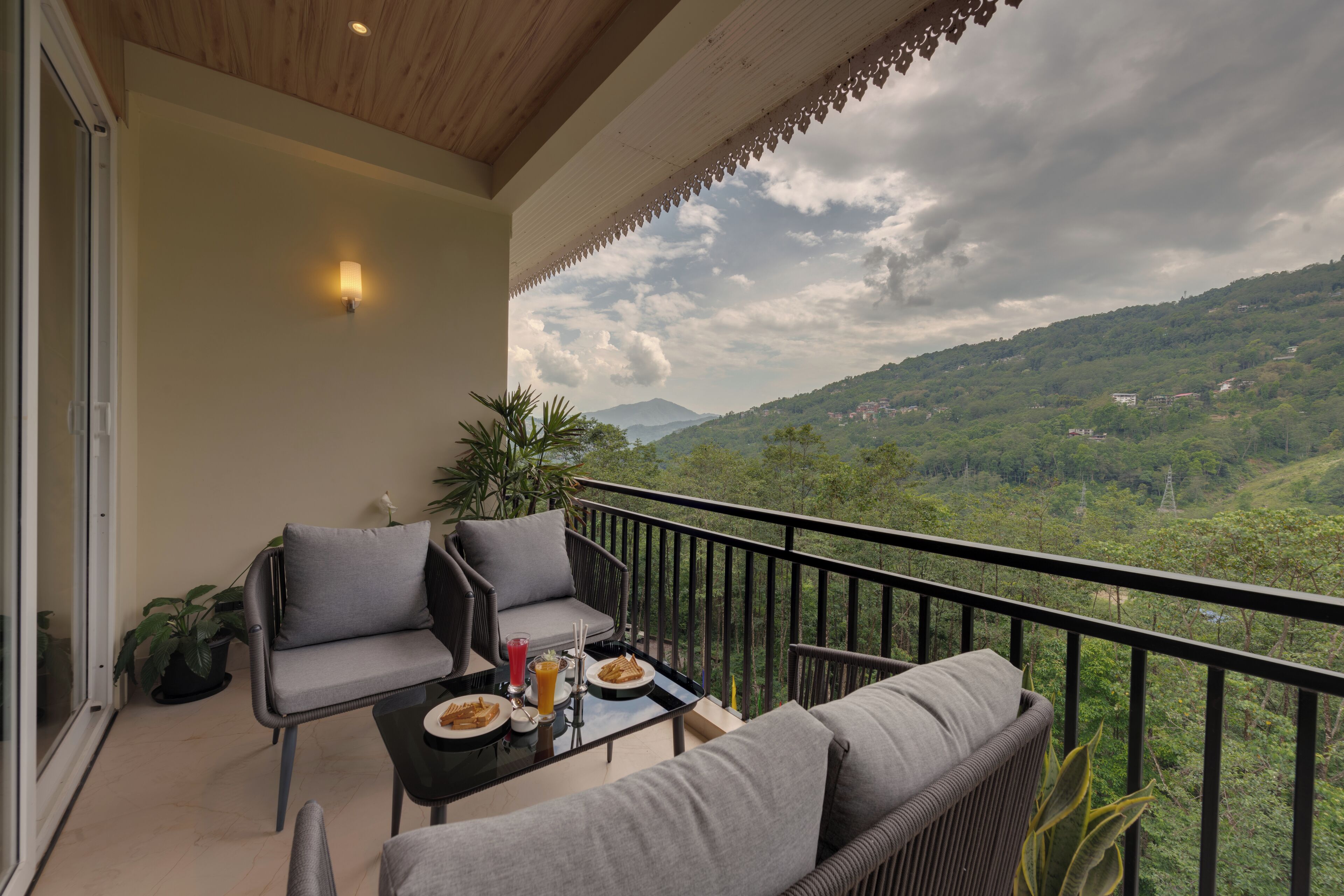 Studio, Hill View | In-room safe, desk, laptop workspace, blackout curtains