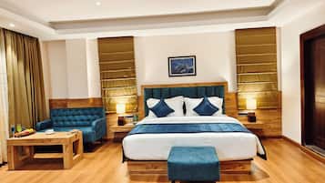 Suite, Hill View | 1 bedroom, in-room safe, desk, laptop workspace