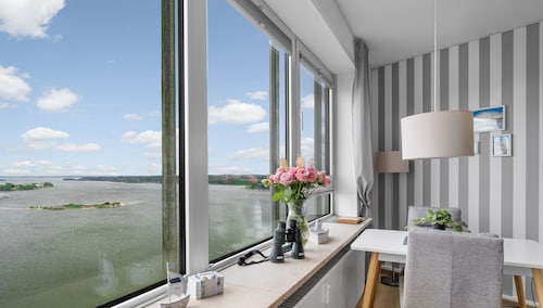 Möwenblick im Wikingturm - direkt am Wasser, Schleiblick, 24. Stock, Duschbad