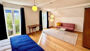 3 Schlafzimmer, Schreibtisch, BĂŒgeleisen/BĂŒgelbrett, kostenloses WLAN