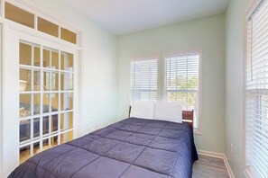2 bedrooms, desk, iron/ironing board, free WiFi