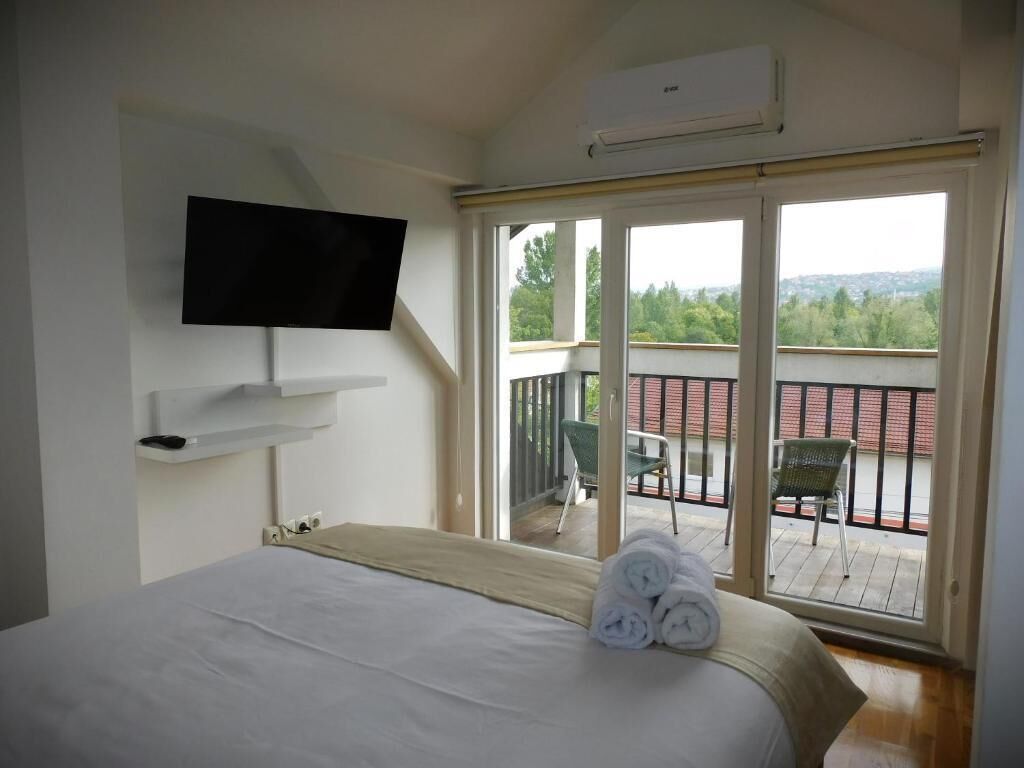 Habitación clásica, balcón | Wifi gratis y ropa de cama 