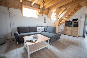 Télévision, lecteur de DVD, chaîne hi-fi