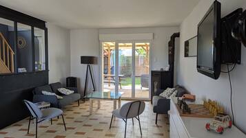 Télévision, baby-foot