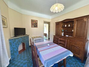 Dining - Charming T3, 50m from Beach, Private Parking, Argelès-sur-Mer (Argelès-sur-Mer)