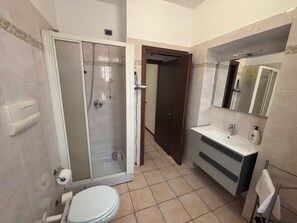 Bathroom - Welcome to "stella" Apartment (Bergamo)