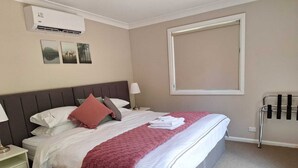 2 habitaciones, escritorio, tabla de planchar con plancha y wifi 